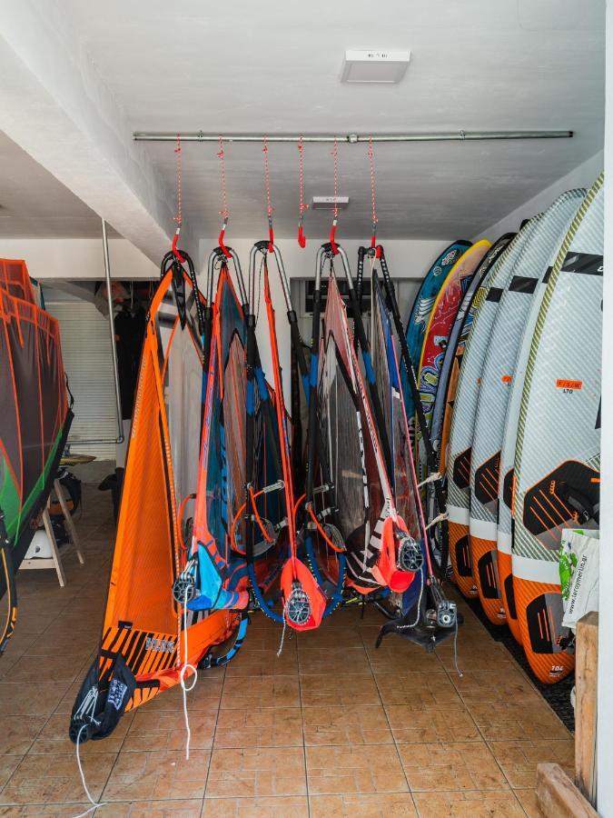 Windsurfing Seaside Apartment Artemida Exteriér fotografie